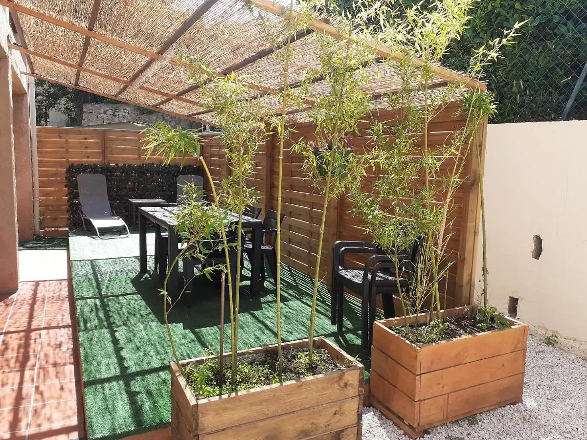 Location Vacances T4 Bas De Villa Toulon France